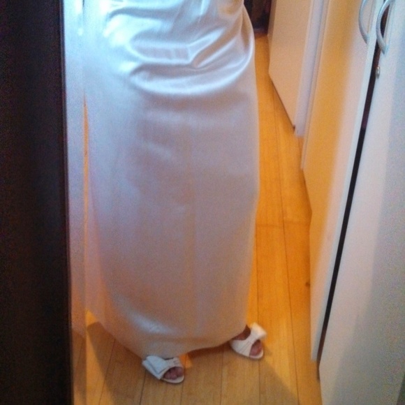 Designer Gown Mia Callway - Picture 6 of 8